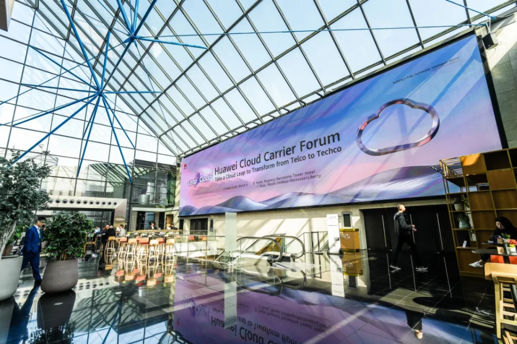 乘风AI 国际化再加速！云顶集团动力亮相MWC 2025